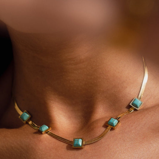 Necklace Aqua Stone Mesh 18K Gold-Plated in 18K gold-plated – Meiva necklace view 2