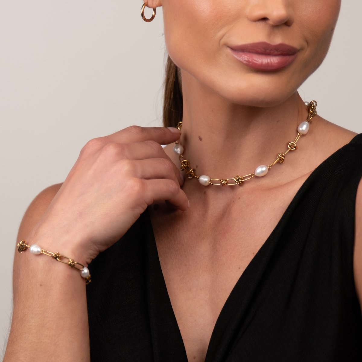 Necklace Knot 18K Gold-Plated in 18K gold-plated – Meiva necklace view 4