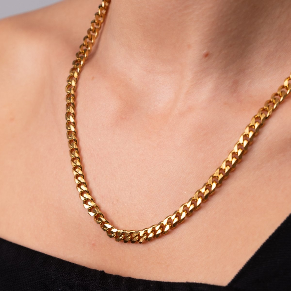 Necklace Selenza Cuban Chain 18K Gold-Plated in 18K gold-plated – Meiva necklace view 5