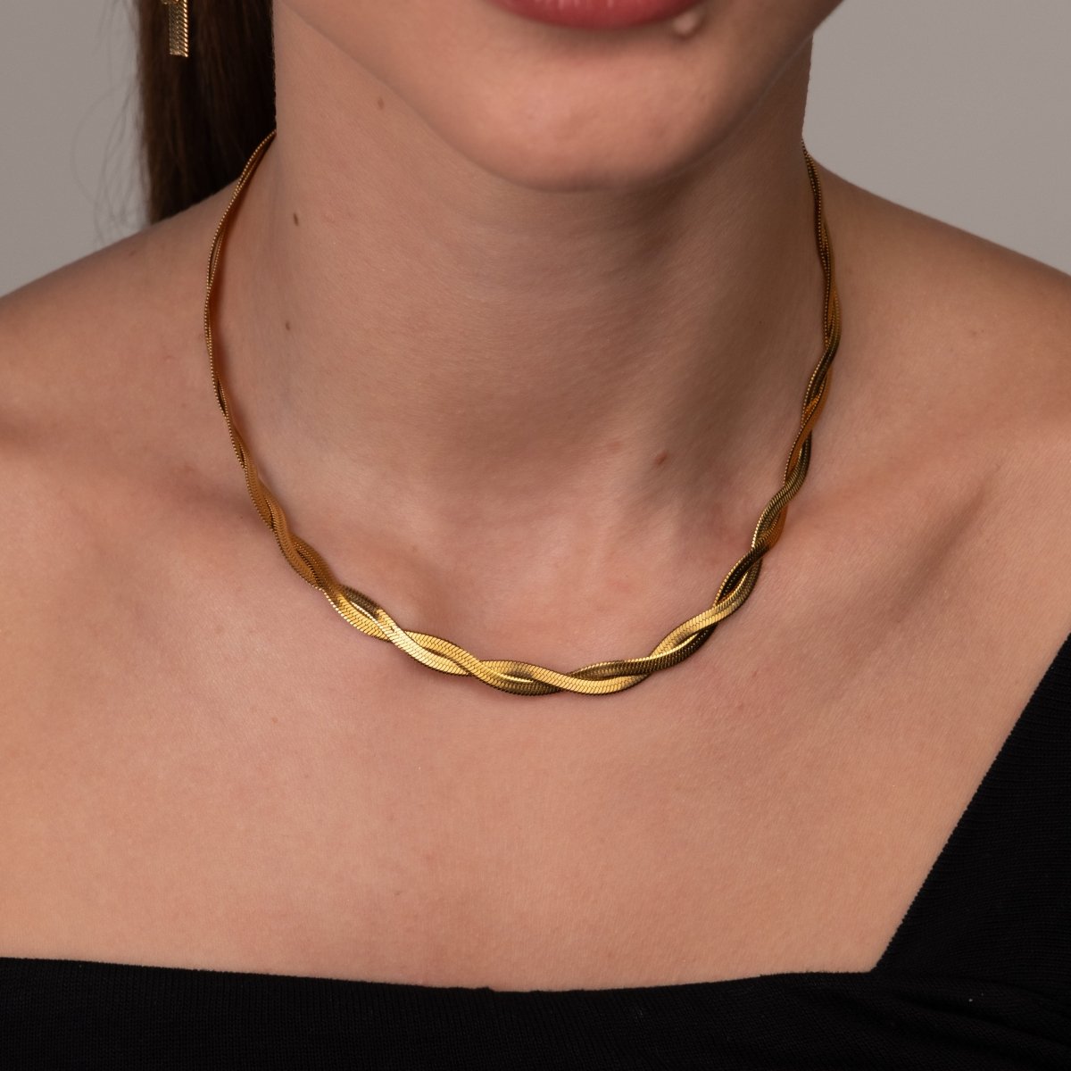 Necklace Twist 18K Gold-Plated in 18K gold-plated – Meiva necklace view 3