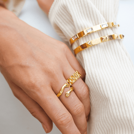 Ring Hug 18K Gold Plated in 18K gold-plated – Meiva ring view 2