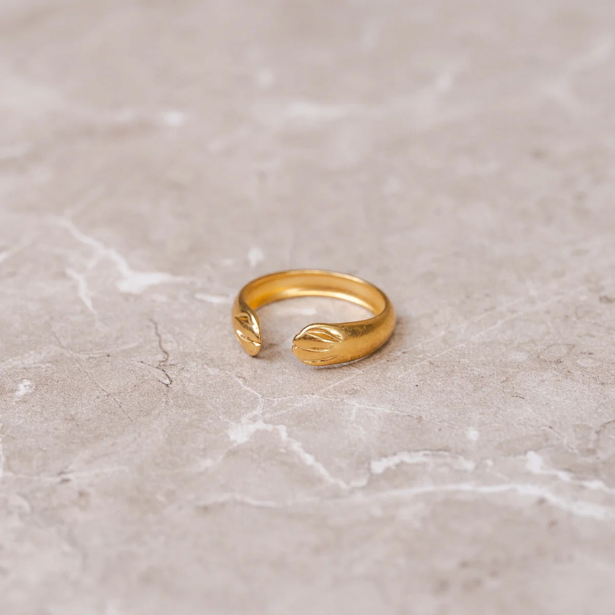 Ring Embrace Adjustable 18K Gold Plated in 18K gold-plated – Meiva ring view 2