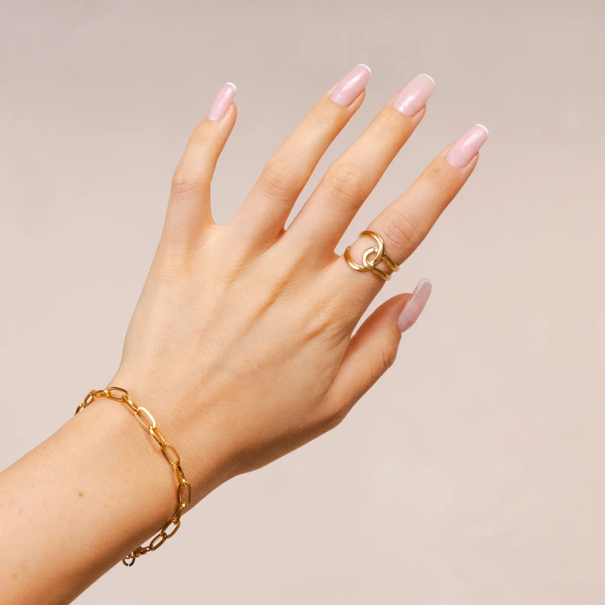 Ring Abstract Links Adjustable 18K Gold Plated in 18K gold-plated – Meiva ring view 3