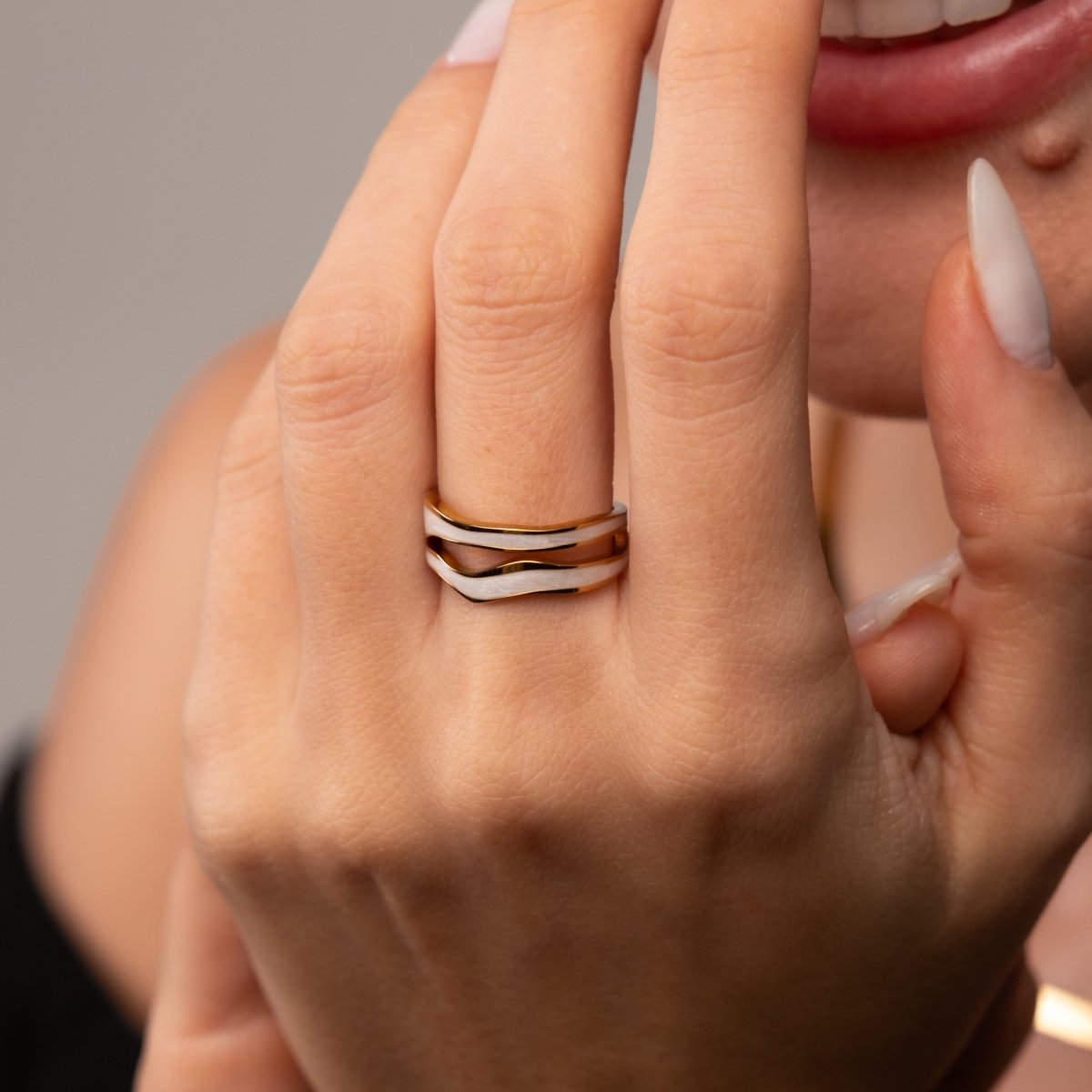 Ring Abstract Mother-of-Pearl Adjustable 18K Gold-Plated in 18K gold-plated, pearl – Meiva ring view 5