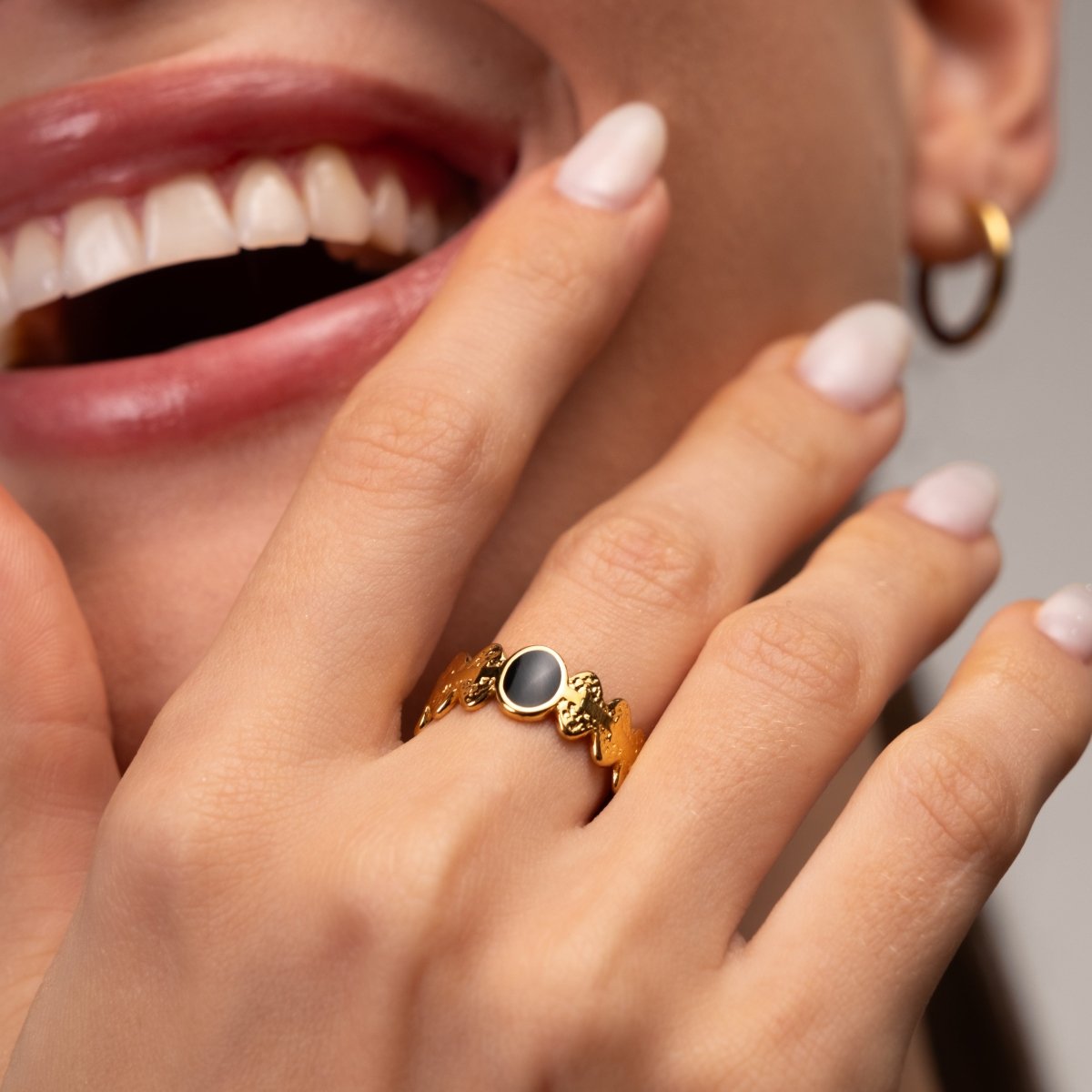 Ring Adjustable Onyx Gold Plated 18K in 18K gold-plated – Meiva ring view 4