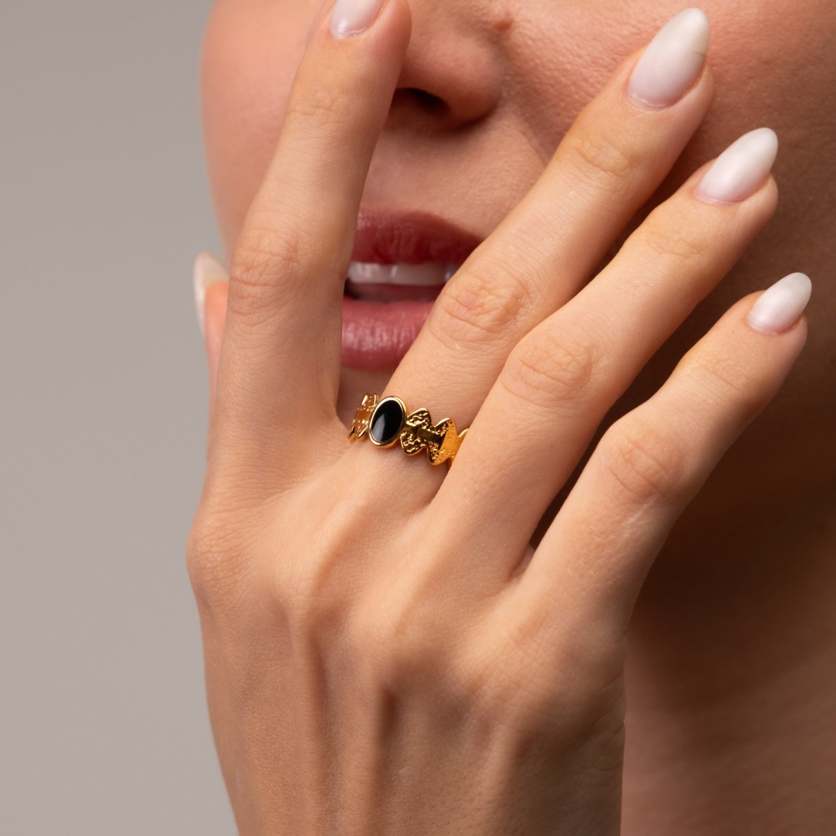 Ring Adjustable Onyx Gold Plated 18K in 18K gold-plated – Meiva ring view 6