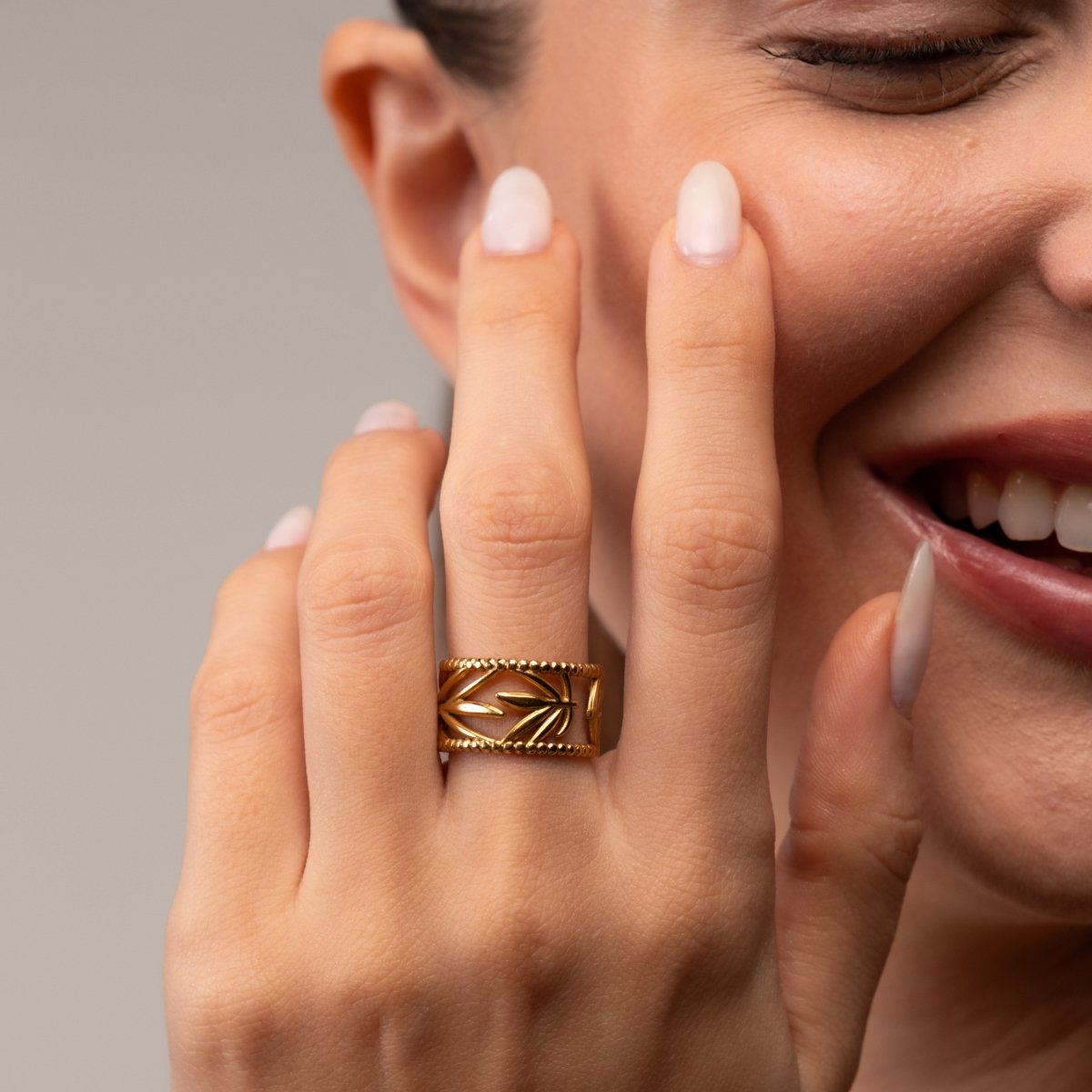 Ring Botanical Adjustable 18K Gold Plated in 18K gold-plated – Meiva ring view 3
