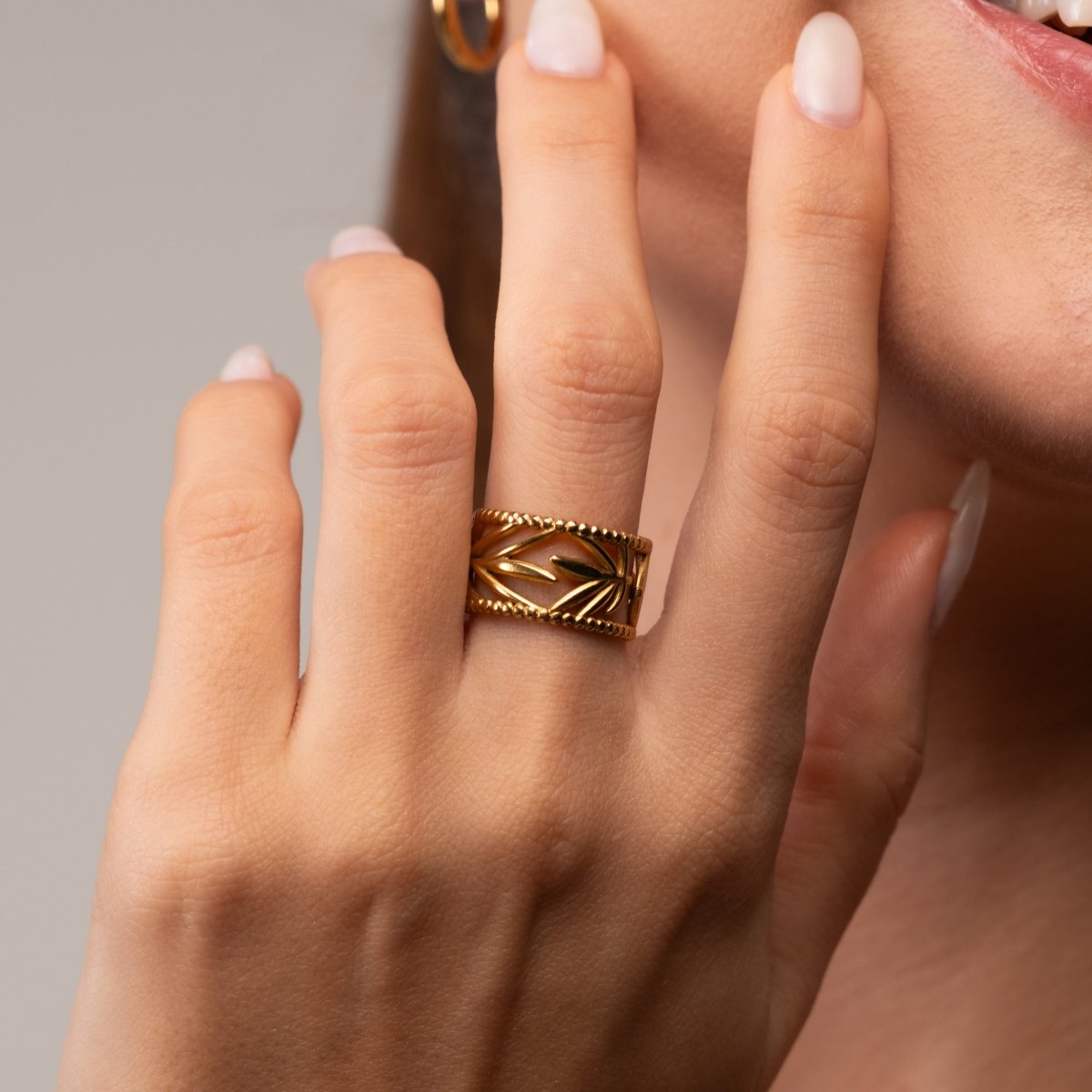 Ring Botanical Adjustable 18K Gold Plated in 18K gold-plated – Meiva ring view 5