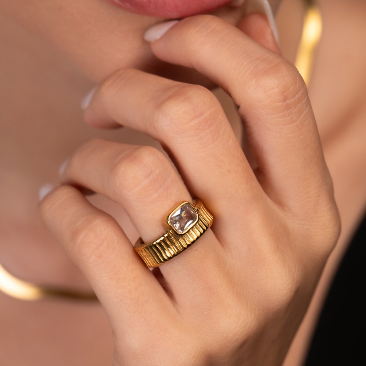 Ring Capri Crystal 18K Gold-Plated in 18K gold-plated, crystal – Meiva ring view 6