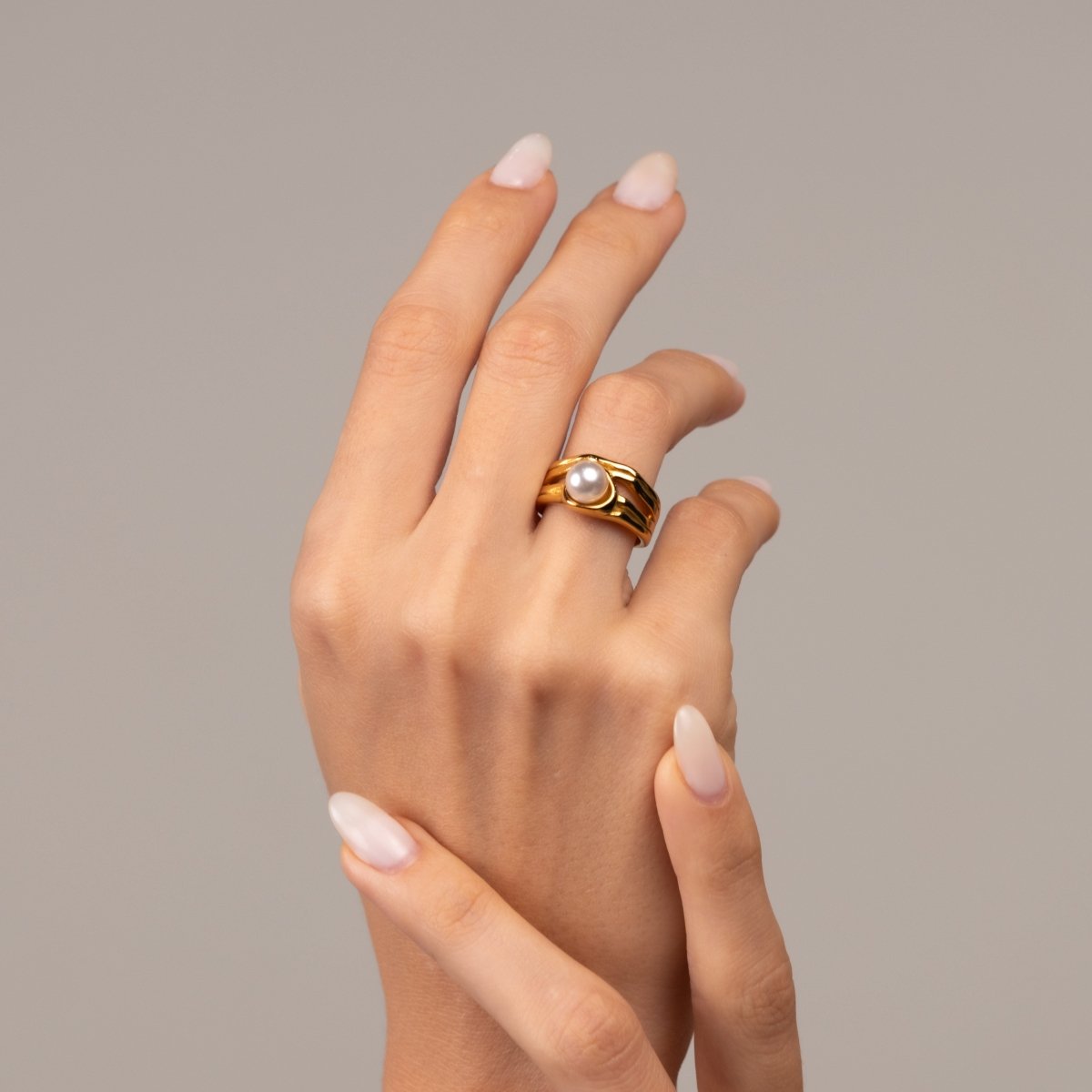 Ring Catalina Pearl Solitaire Gold Plated 18K in 18K gold-plated, pearl – Meiva ring view 3