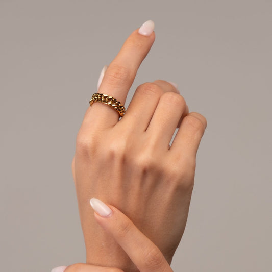 Ring Chain 18K Gold Plated in 18K gold-plated – Meiva ring view 2