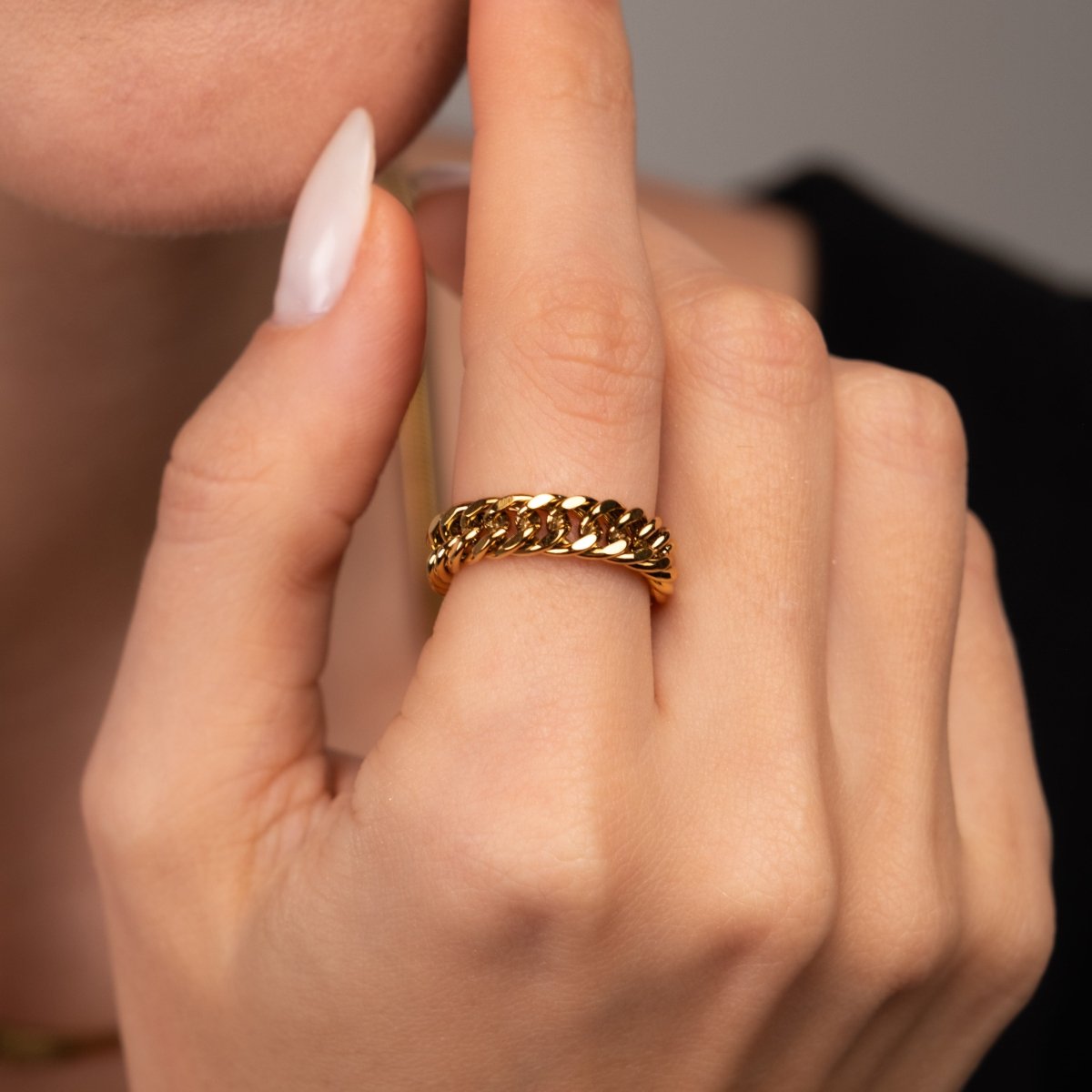 Ring Chain 18K Gold Plated in 18K gold-plated – Meiva ring view 3