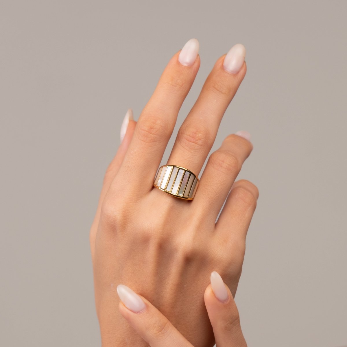 Ring Coliseum 18K Gold-Plated in 18K gold-plated – Meiva ring view 3