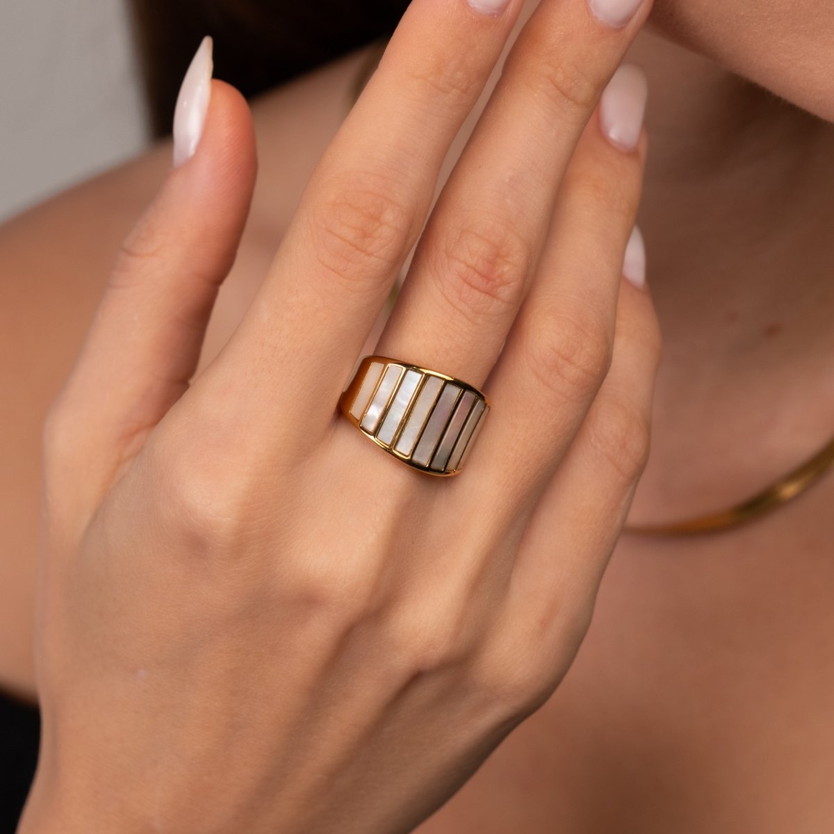 Ring Coliseum 18K Gold-Plated in 18K gold-plated – Meiva ring view 4