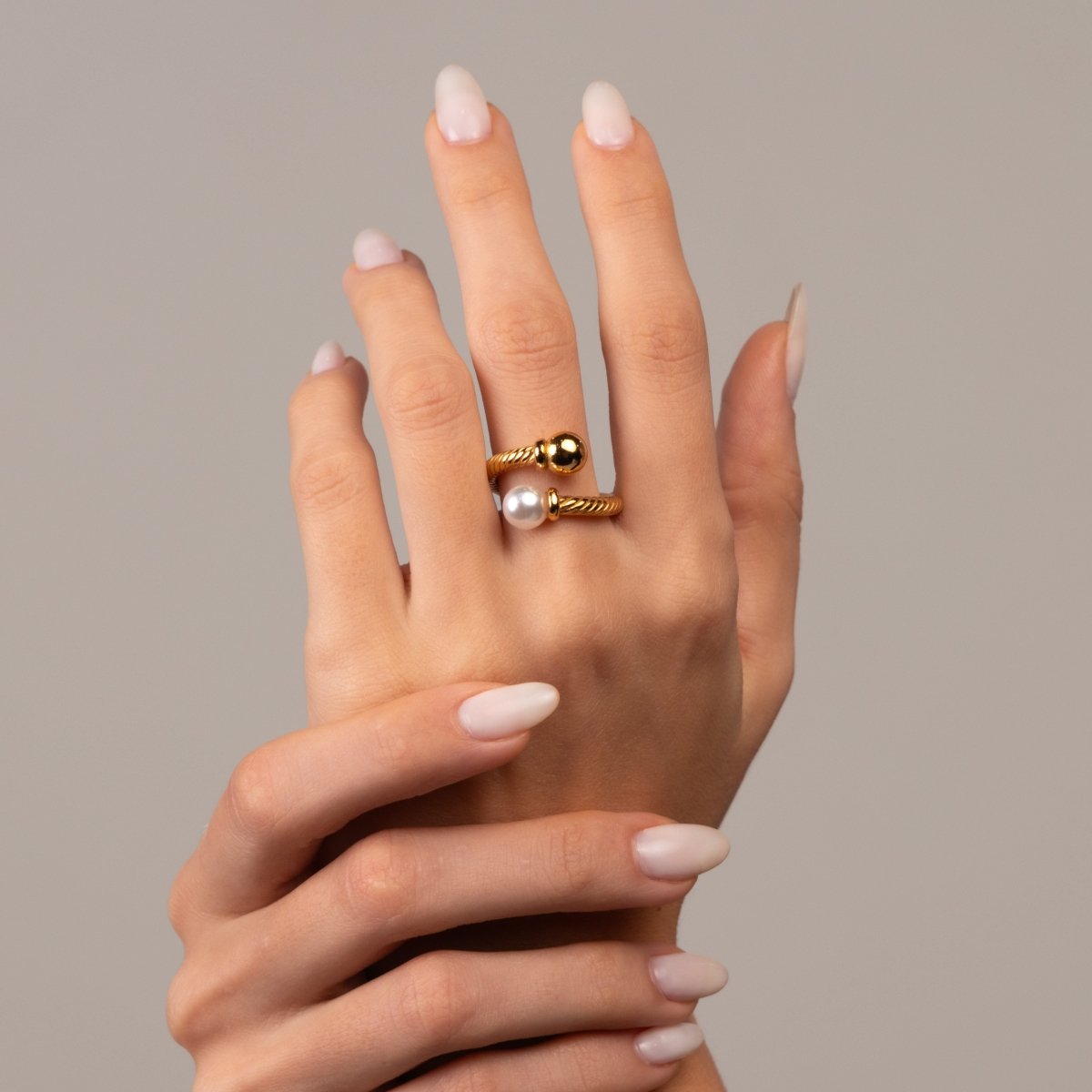 Ring Elegance Pearl 18K Gold-Plated in 18K gold-plated, pearl – Meiva ring view 3