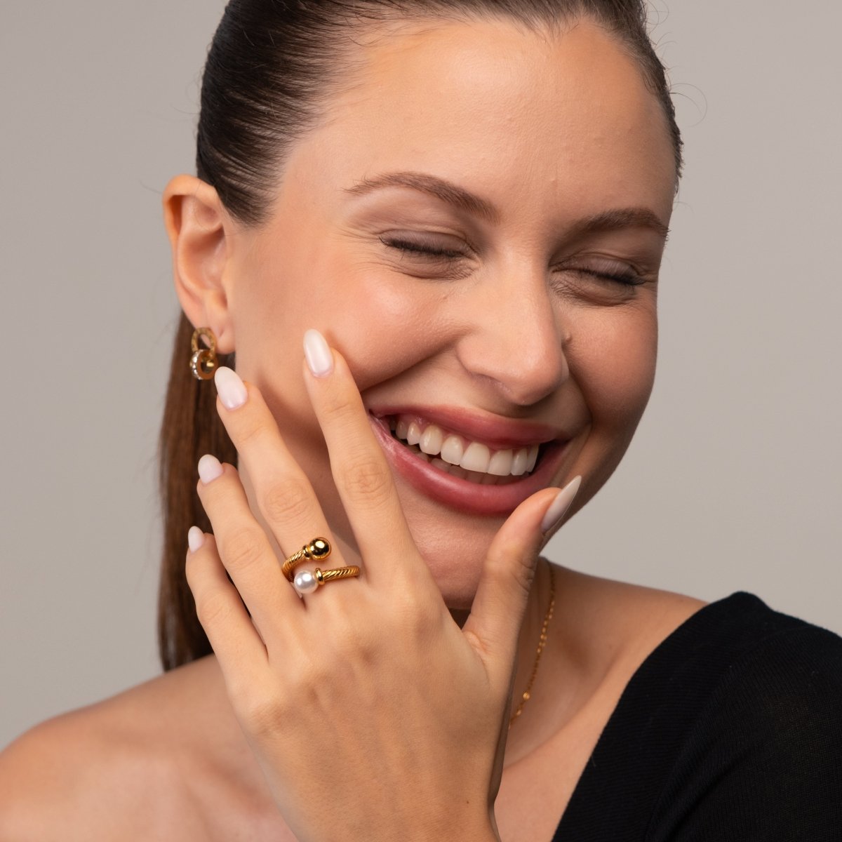 Ring Elegance Pearl 18K Gold-Plated in 18K gold-plated, pearl – Meiva ring view 5