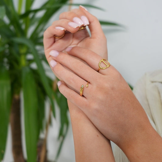Ring Arrow 18K Gold-Plated in 18K gold-plated – Meiva ring view 2