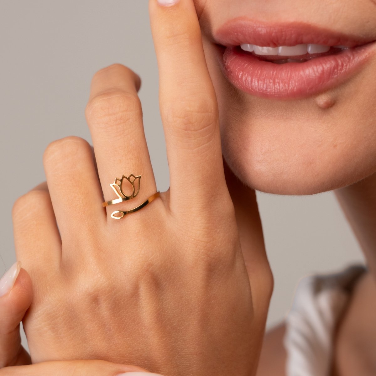 Ring Lotus Flower 18K Gold Plated in 18K gold-plated – Meiva ring view 6