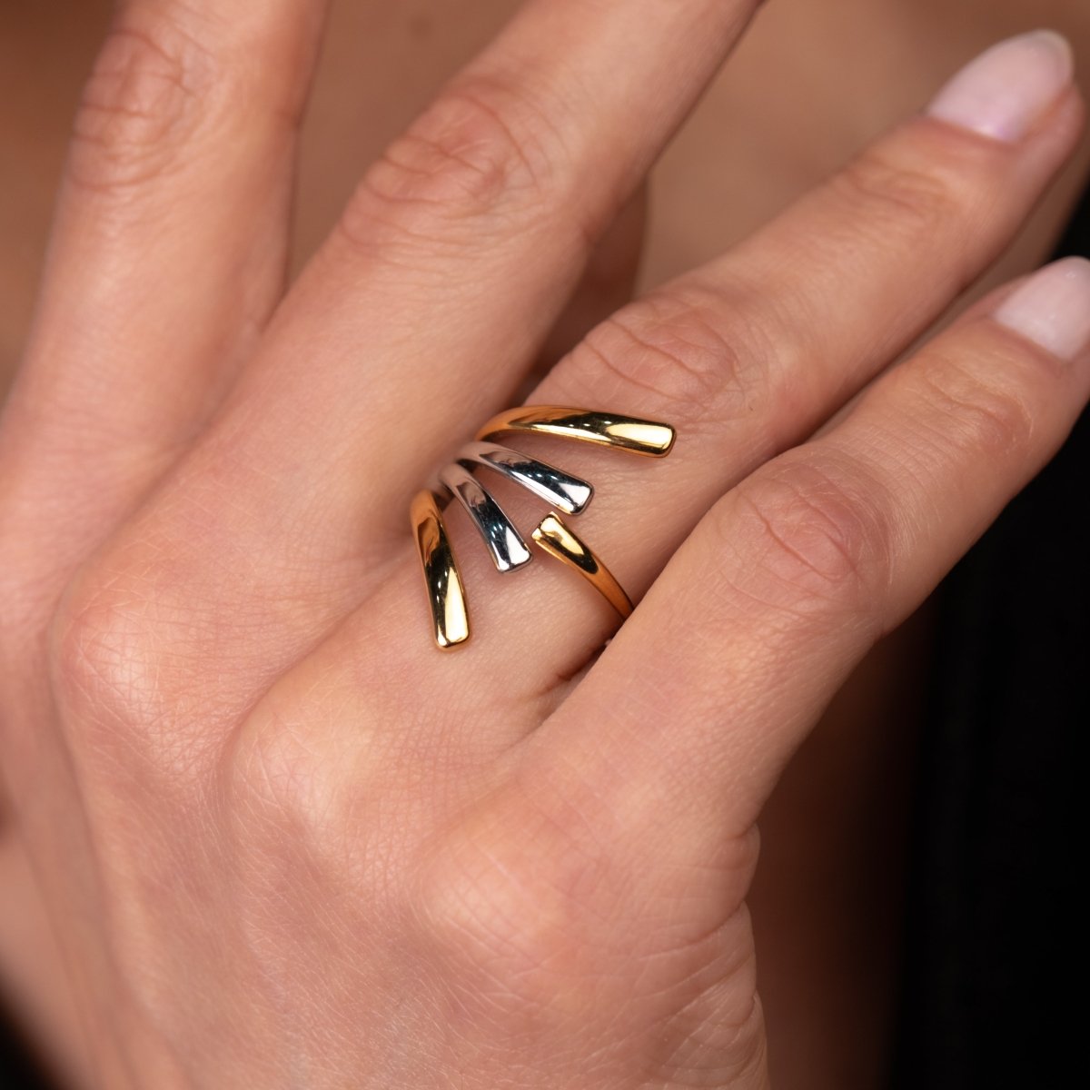 Ring Flow Adjustable Two-Tone Gold and Silver – Meiva ring view 4