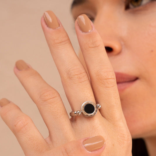 Ring Rotating Roman Numeral Silver – Meiva ring view 2
