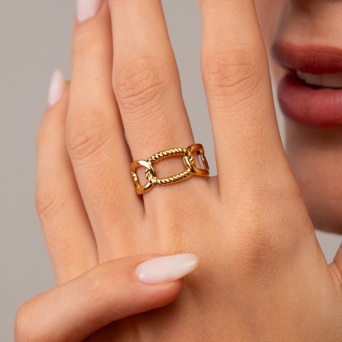 Ring Link Adjustable 18K Gold-Plated in 18K gold-plated – Meiva ring view 4