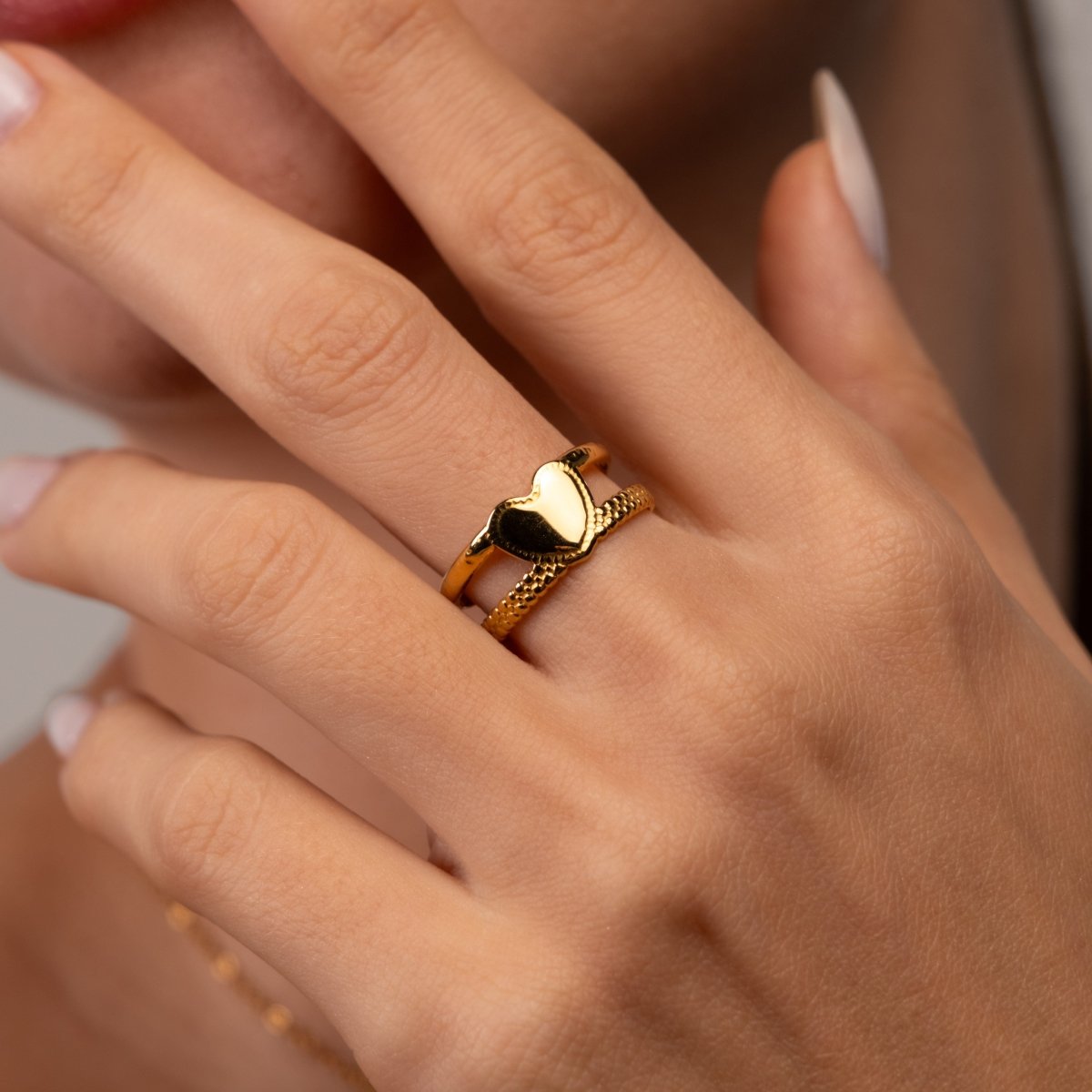 Ring Love Adjustable 18K Gold-Plated in 18K gold-plated – Meiva ring view 3