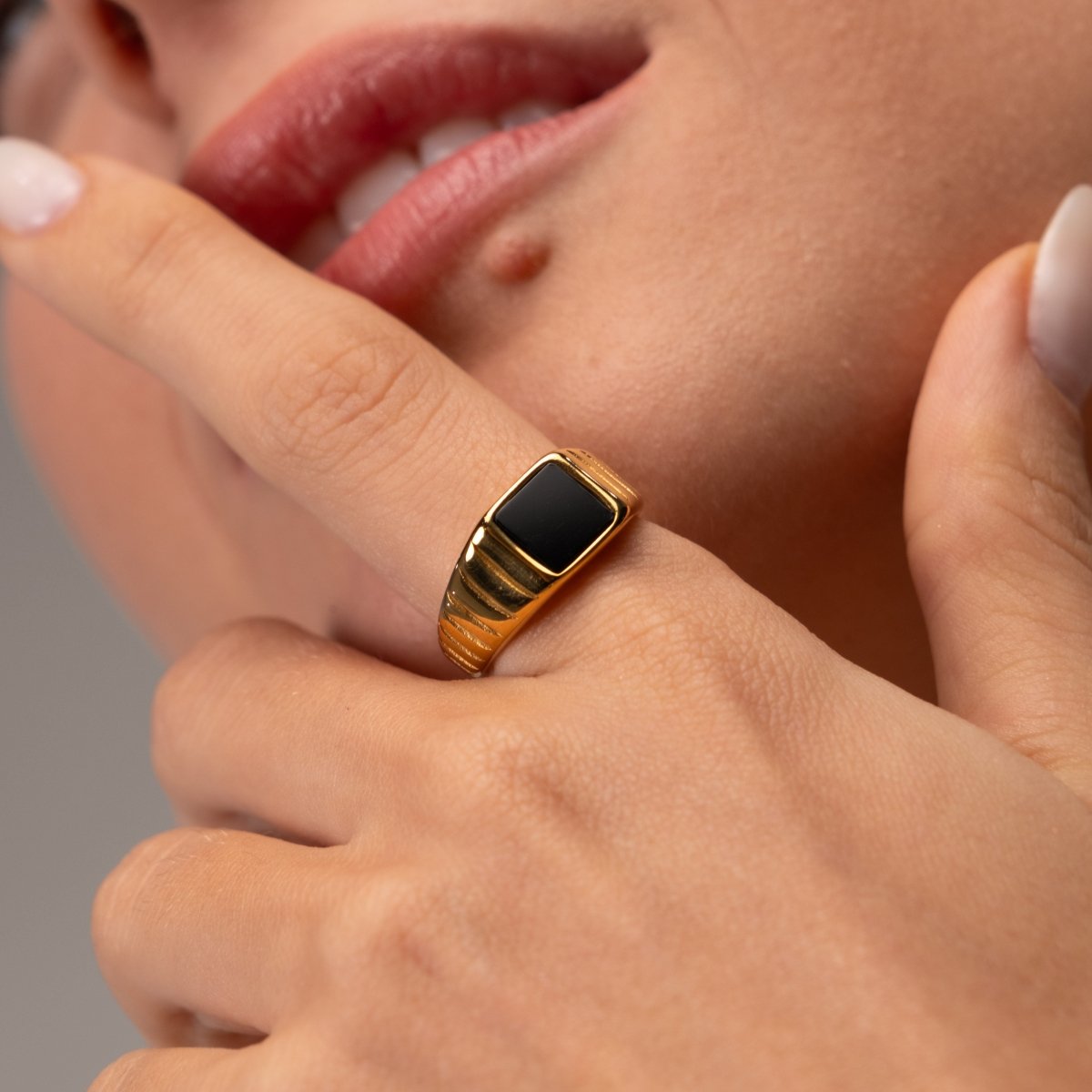 Ring Noir 18K Gold-Plated in 18K gold-plated – Meiva ring view 4
