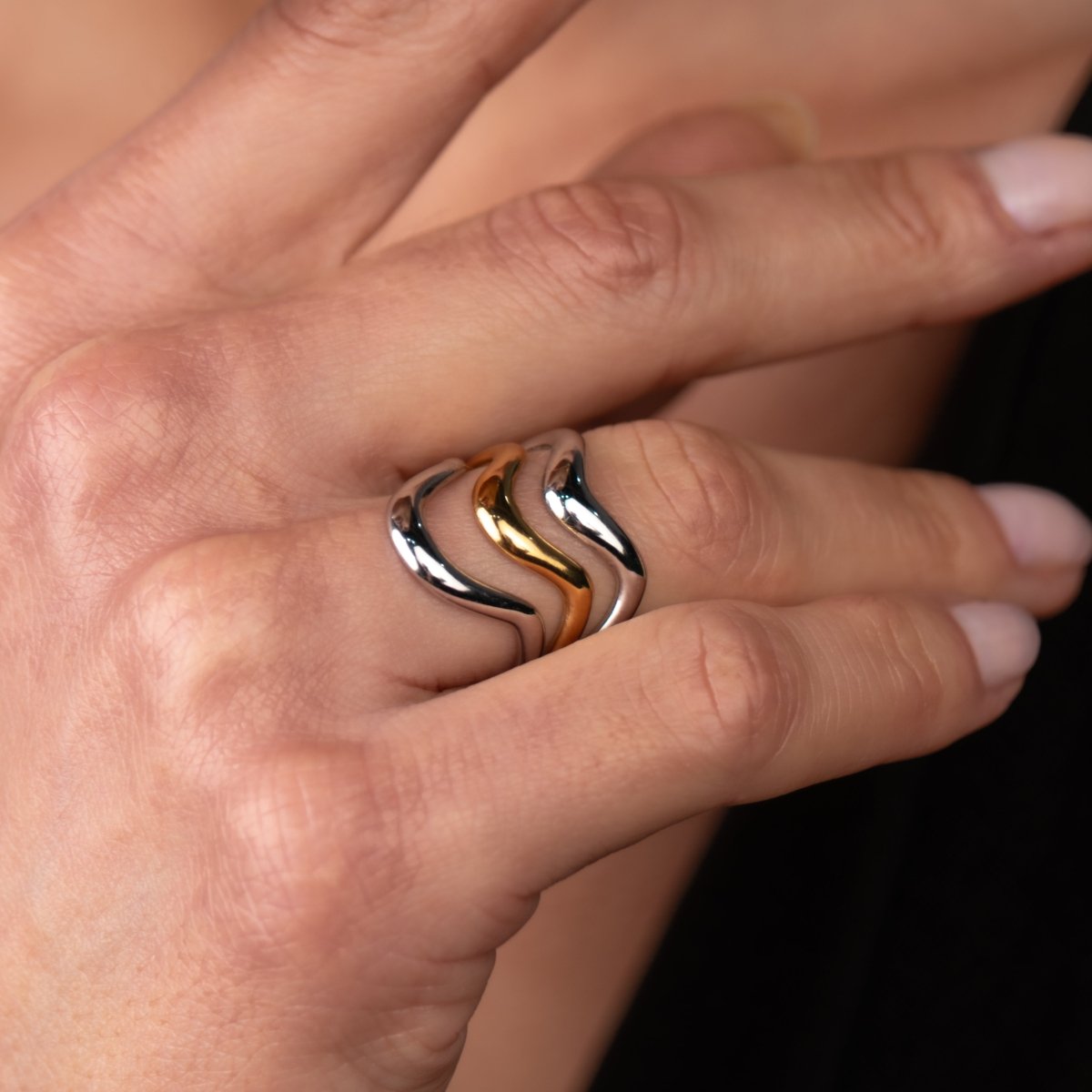 Ring Waves Adjustable Two-Tone Gold and Silver – Meiva ring view 4