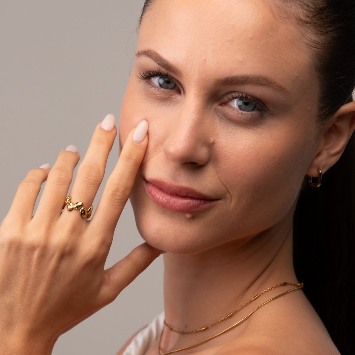 Ring Textured Organic Adjustable 18K Gold Plated in 18K gold-plated – Meiva ring view 3