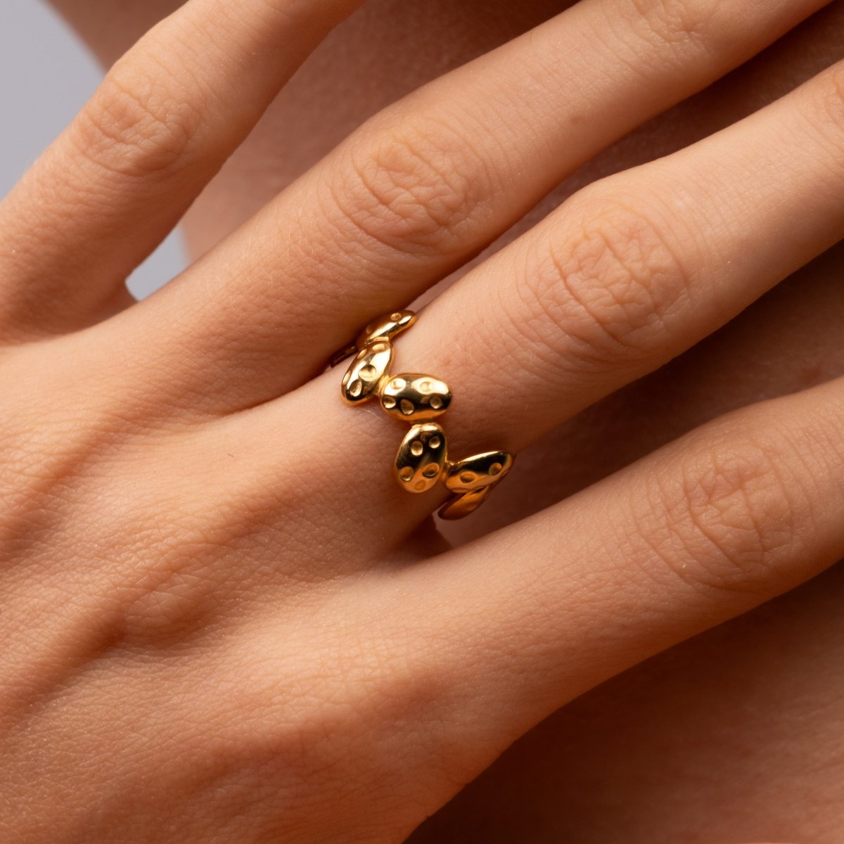 Ring Textured Organic Adjustable 18K Gold Plated in 18K gold-plated – Meiva ring view 6
