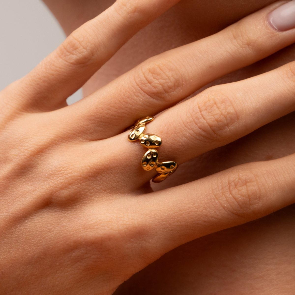 Ring Textured Organic Adjustable 18K Gold Plated in 18K gold-plated – Meiva ring view 7