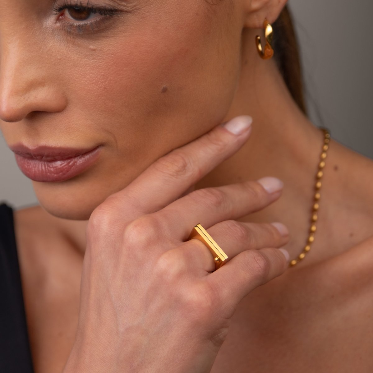 Ring Flat Screw 18K Gold-Plated in 18K gold-plated – Meiva ring view 4