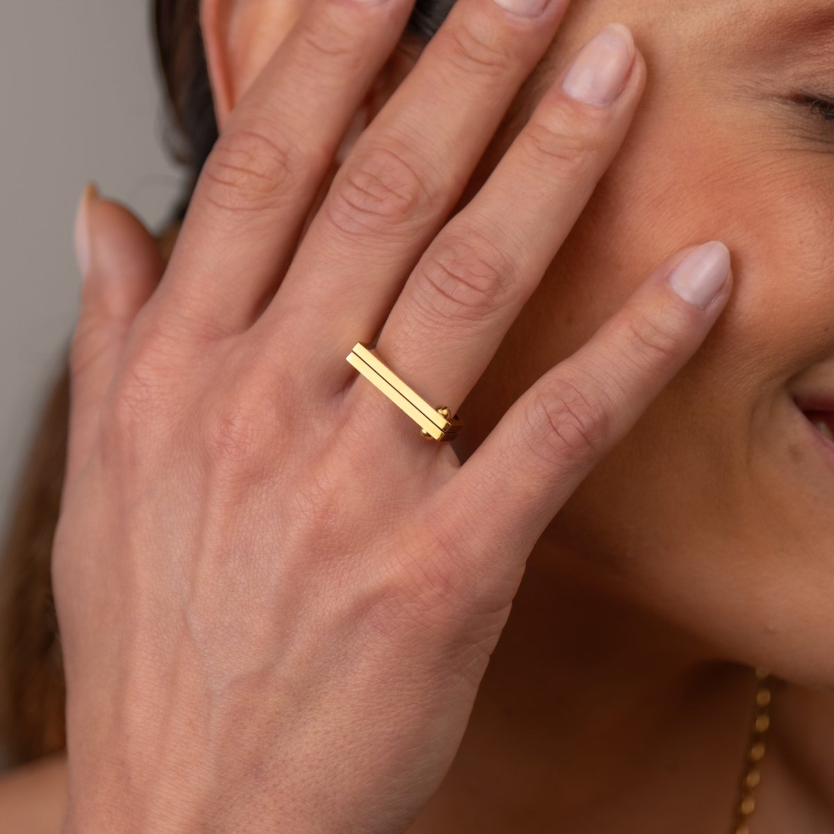 Ring Flat Screw 18K Gold-Plated in 18K gold-plated – Meiva ring view 7
