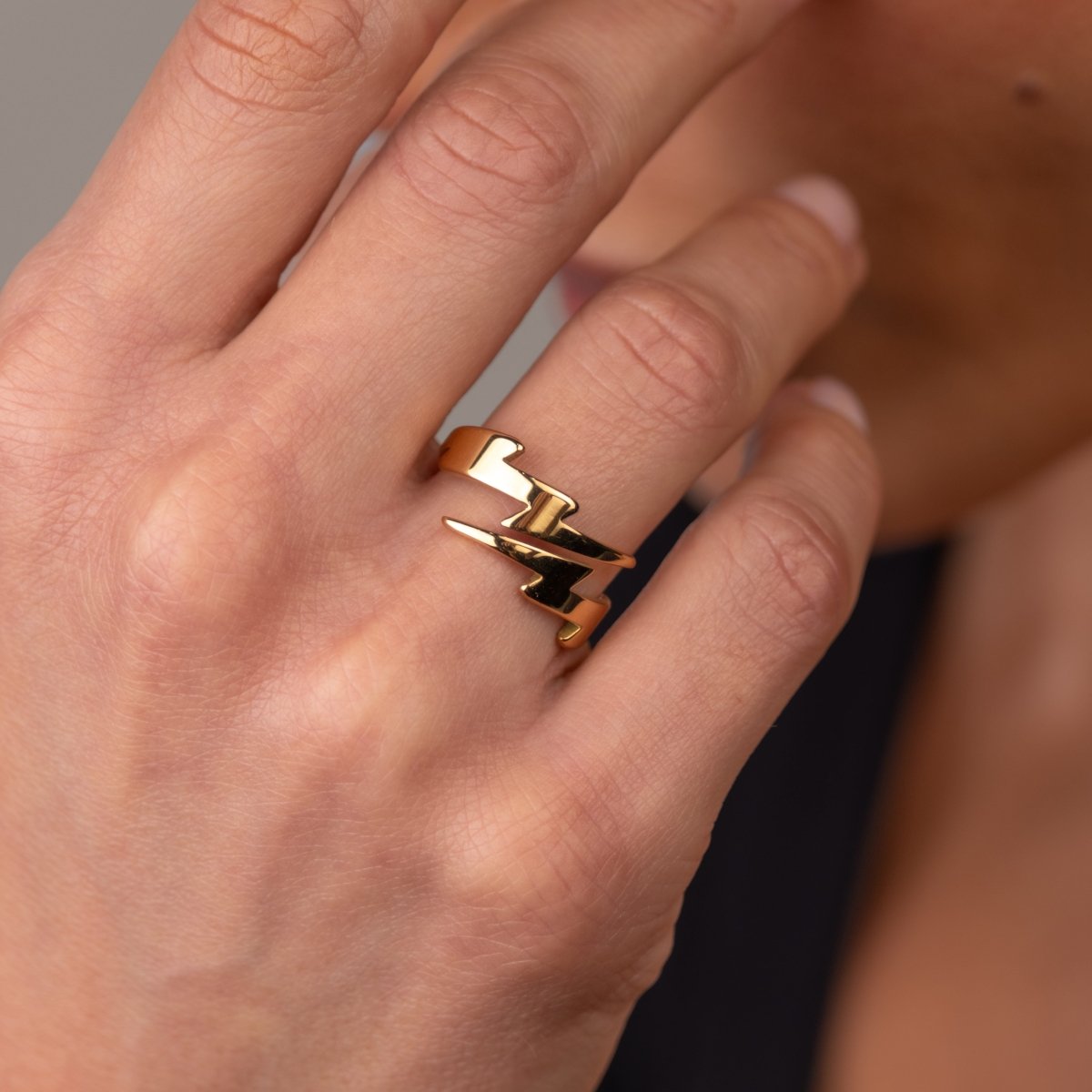 Ring Lightning Bolt 18K Gold Plated in 18K gold-plated – Meiva ring view 6