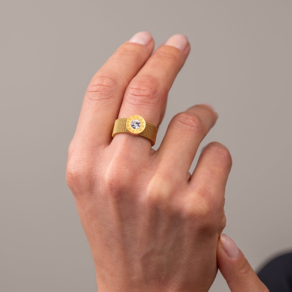 Ring Roman Mesh 18K Gold Plated in 18K gold-plated – Meiva ring view 3