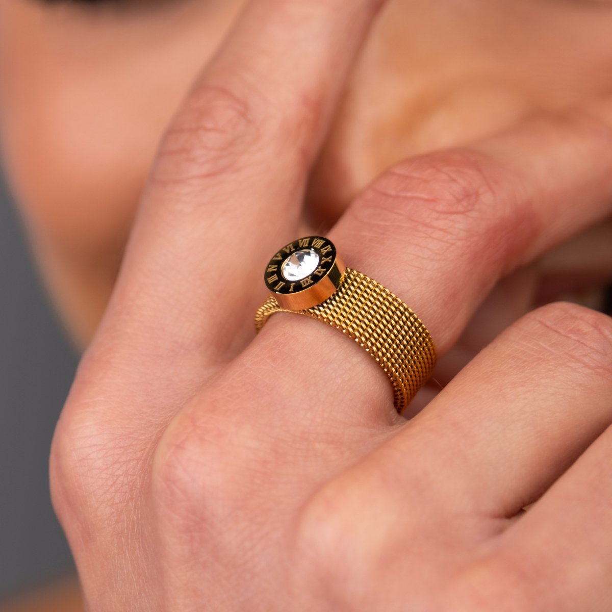 Ring Roman Mesh 18K Gold Plated in 18K gold-plated – Meiva ring view 4