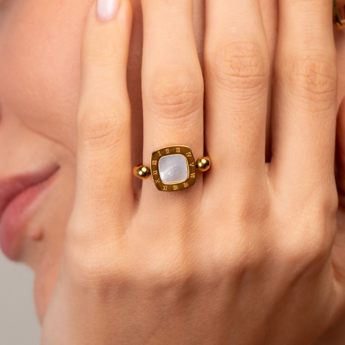 Ring Rotating Square Charm 18K Gold-Plated in 18K gold-plated – Meiva ring view 10