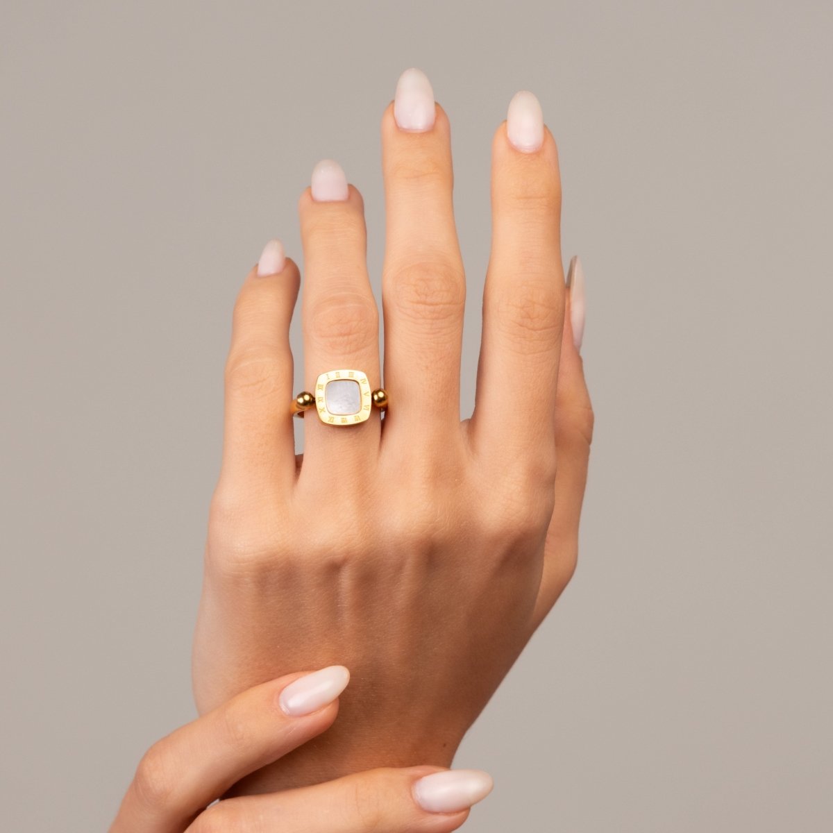 Ring Rotating Square Charm 18K Gold-Plated in 18K gold-plated – Meiva ring view 3