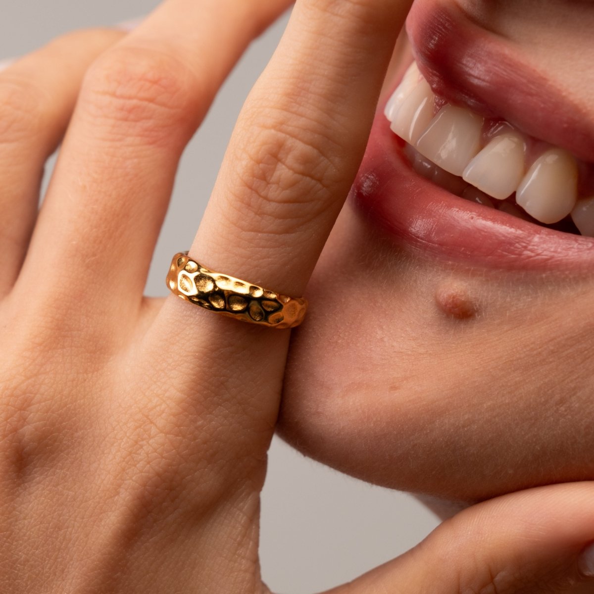 Ring Lunar Texture 18K Gold-Plated in 18K gold-plated – Meiva ring view 8