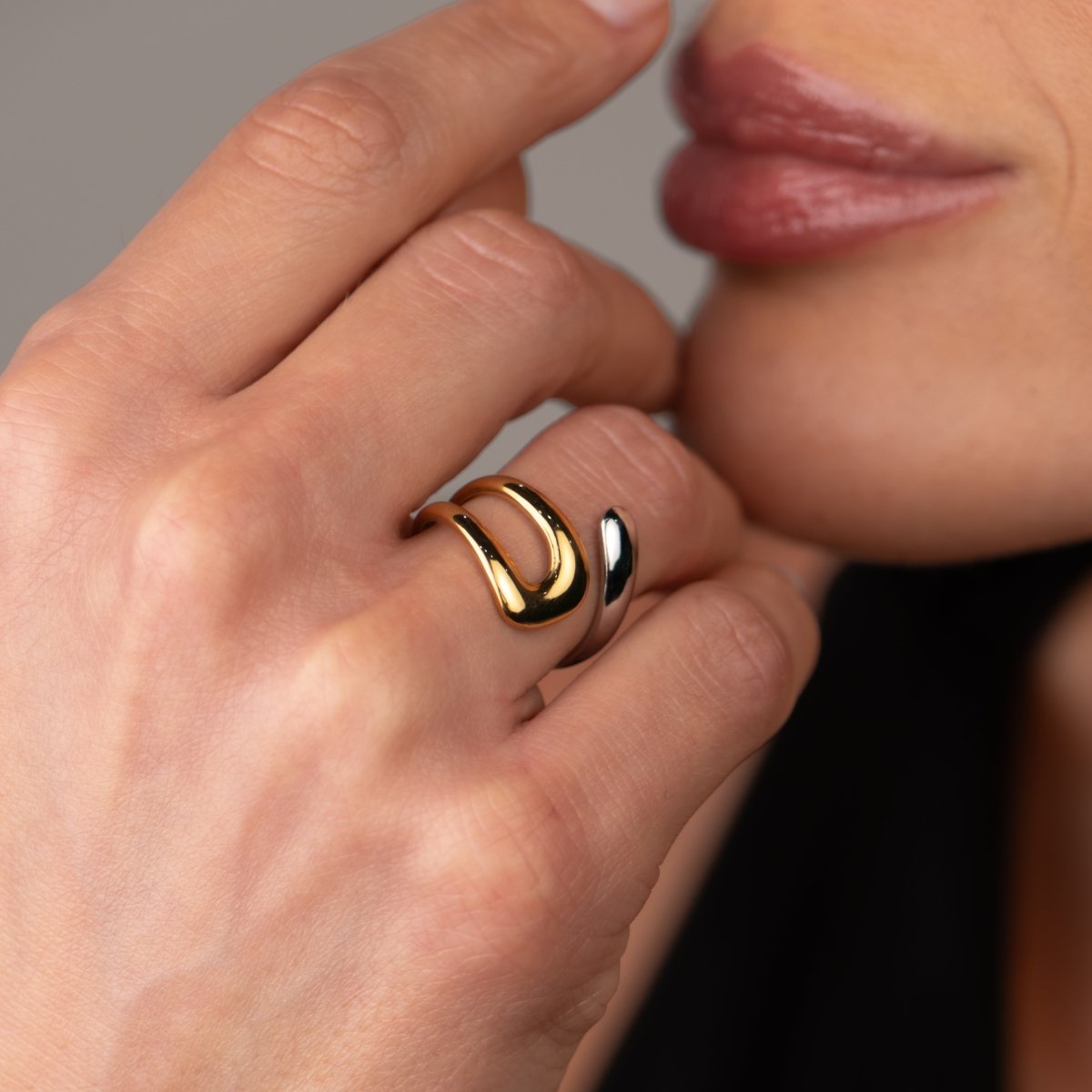 Ring Wave Adjustable Two-Tone Gold and Silver – Meiva ring view 3