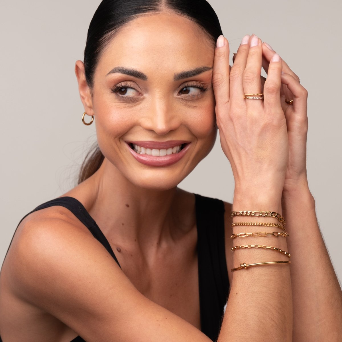 Set Elegance Bracelets and Knot Bangle 18K Gold Plated in 18K gold-plated – Meiva bracelet view 4